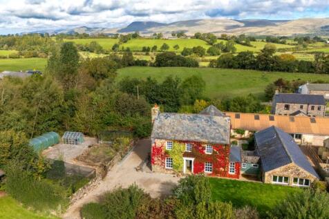 5 bedroom country house for sale