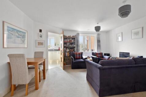 Mountbatton House, Hempstead Road... 2 bed apartment for sale