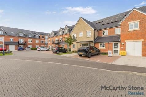 Teedon Lane, Olney 2 bed apartment for sale