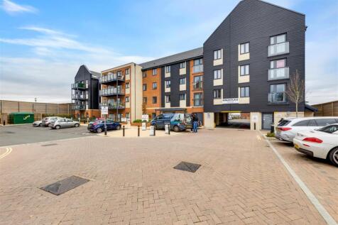 Station Road, Hook 2 bed apartment for sale