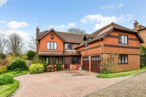 5 bedroom detached house for sale