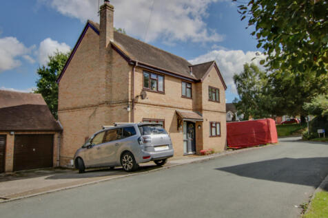 BISHOPS WALTHAM 4 bed detached house for sale