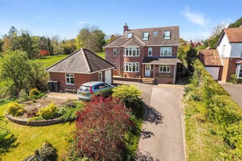DROXFORD 6 bed detached house for sale