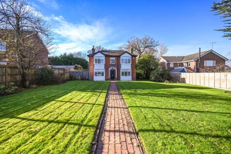 WALTHAM CHASE 4 bed detached house for sale