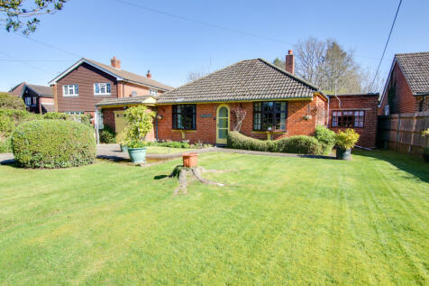 3 bedroom detached bungalow for sale