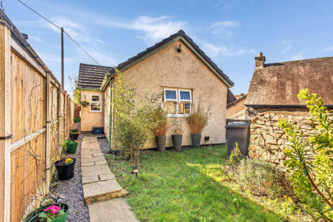 1 bedroom detached bungalow for sale