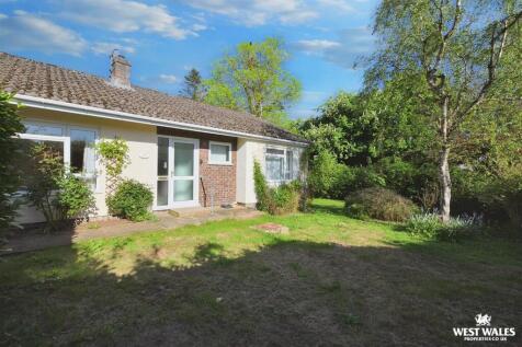 Gelliwen, Llechryd, Cardigan 2 bed detached bungalow for sale