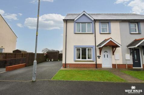 2 bedroom semi-detached house for sale