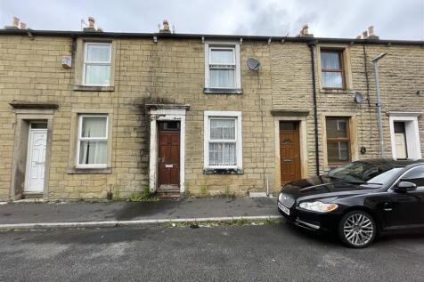 Terraced house for sale