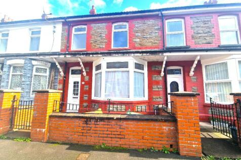 4 bedroom terraced house for sale