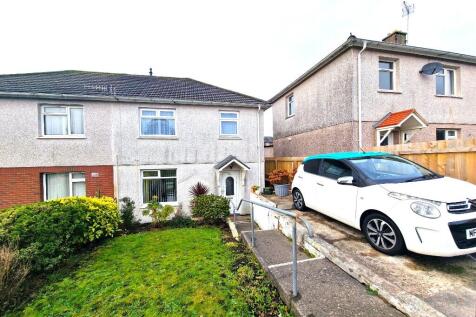 2 bedroom semi-detached house for sale