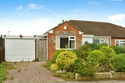 3 bedroom semi-detached bungalow for sale