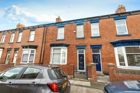 4 bedroom terraced house for sale