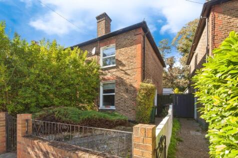 2 bedroom semi-detached house for sale