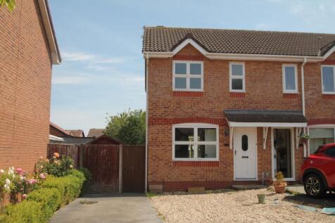 2 bedroom semi-detached house for sale