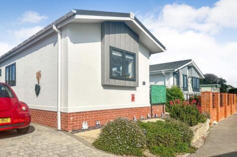 2 bedroom lodge for sale