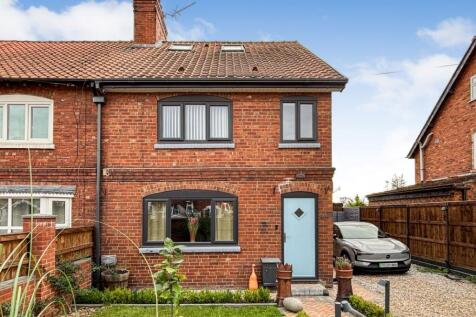 Barlby Road, Selby YO8 4 bed end of terrace house for sale