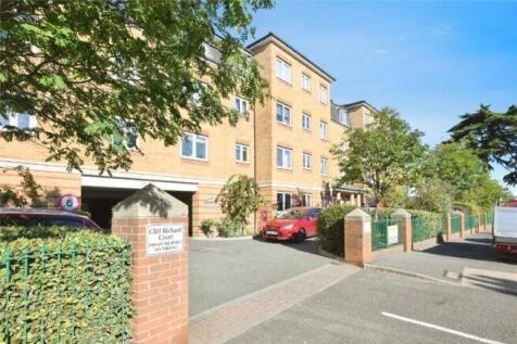 High Street, Waltham Cross EN8 1 bed flat for sale