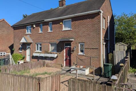 18, Knowles View Bradford, BD4 9AH 2 bed semi