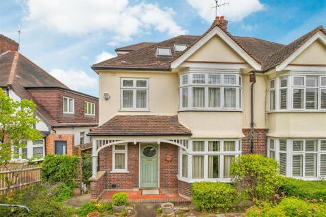 Skeena Hill, London 4 bed house for sale