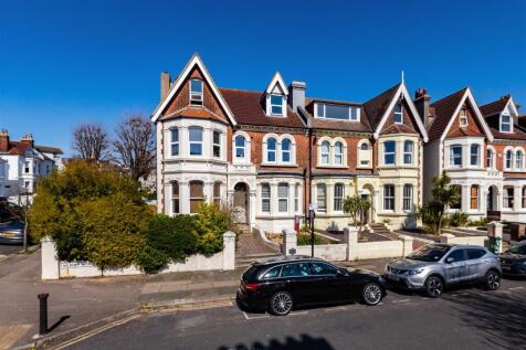 Wilbury Avenue, Hove 1 bed apartment for sale