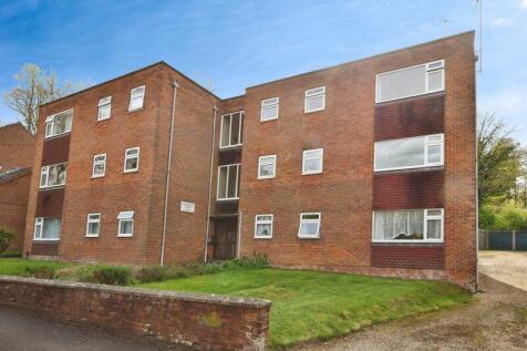 Ayleswade Road, Salisbury            ... 2 bed flat for sale