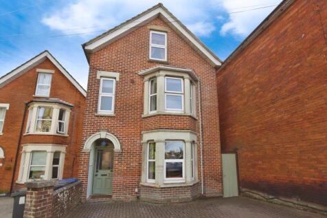 London Road, Salisbury               ... 5 bed detached house for sale
