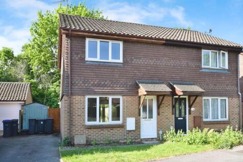 Montgomery Gardens, Salisbury        ... 3 bed semi