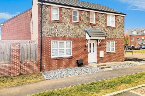 Longspee Lane, Salisbury             ... 3 bed detached house for sale
