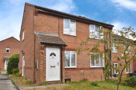 Ramleaze Drive, Salisbury            ... 2 bed maisonette for sale