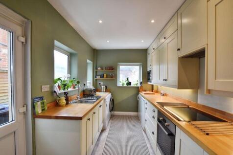 Hamilton Road, Salisbury             ... 4 bed terraced house for sale