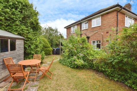 Broadlands Close, Salisbury          ... 2 bed flat for sale