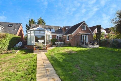 Southampton Road, Whaddon            ... 4 bed detached house for sale