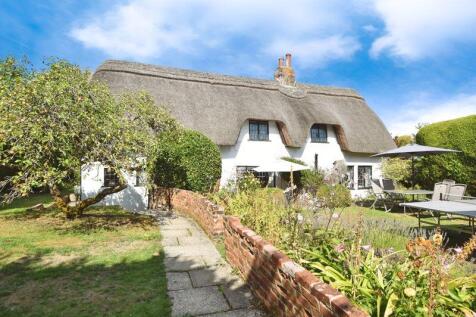 Main Road, Winterbourne Dauntsey     ... 3 bed detached house for sale