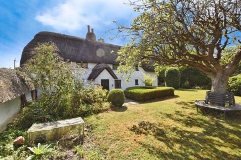 Main Road, Winterbourne Dauntsey     ... 3 bed detached house for sale