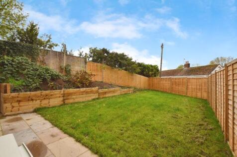 Salisbury Road, Shrewton             ... 3 bed semi