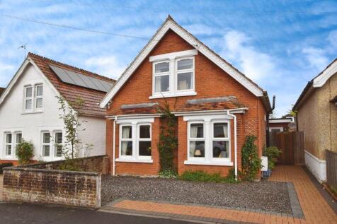 Burford Road, Salisbury              ... 2 bed detached house for sale