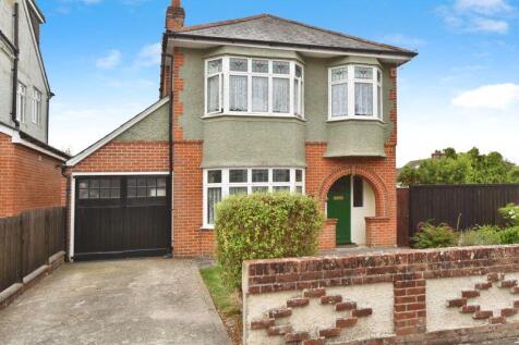 Beatrice Road, Salisbury             ... 4 bed detached house for sale