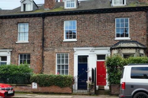 4 bedroom terraced house for sale