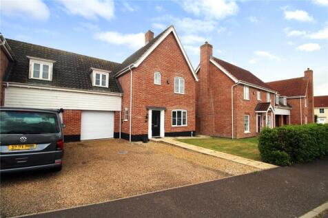 Sterlet Grove, Mulbarton, Norwich... 3 bed link detached house for sale