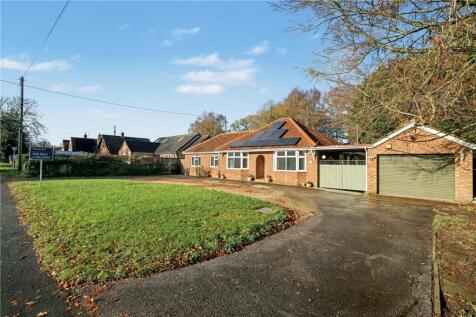 Poringland Road, Stoke Holy Cross... 4 bed bungalow for sale