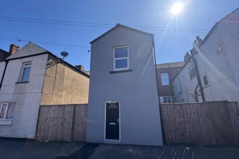 Studio flat for sale
