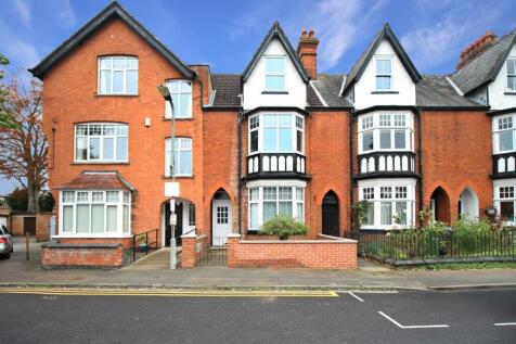 5 bedroom terraced house for sale