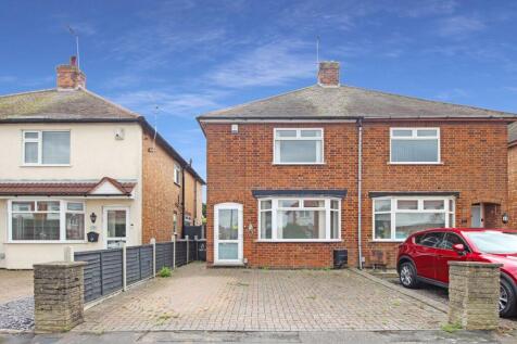 2 bedroom semi-detached house for sale