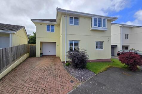 Gifford Close, Hartland 4 bed detached house for sale