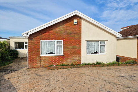 LUNDY CLOSE, NOTTAGE, PORTHCAWL, CF36... 4 bed detached bungalow for sale
