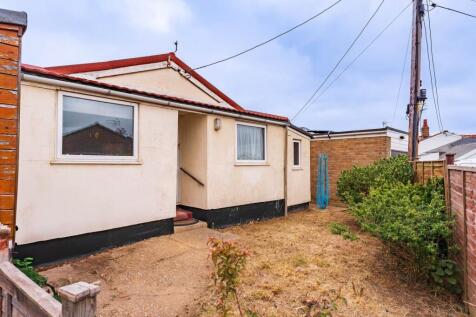 Scratby Crescent, Scratby 2 bed detached bungalow for sale