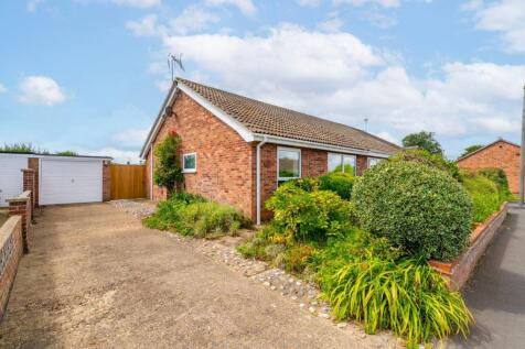 2 bedroom semi-detached bungalow for sale