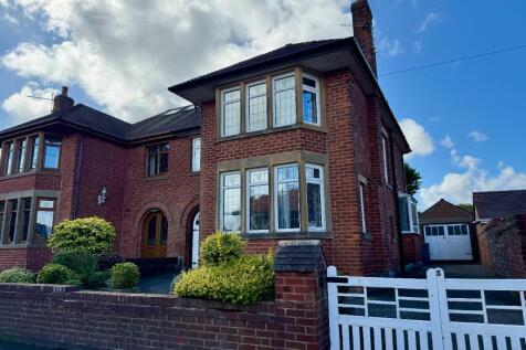 Tarnbrook Drive, Blackpool FY3 3 bed semi
