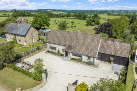 Closworth, Yeovil, Somerset 3 bed bungalow for sale